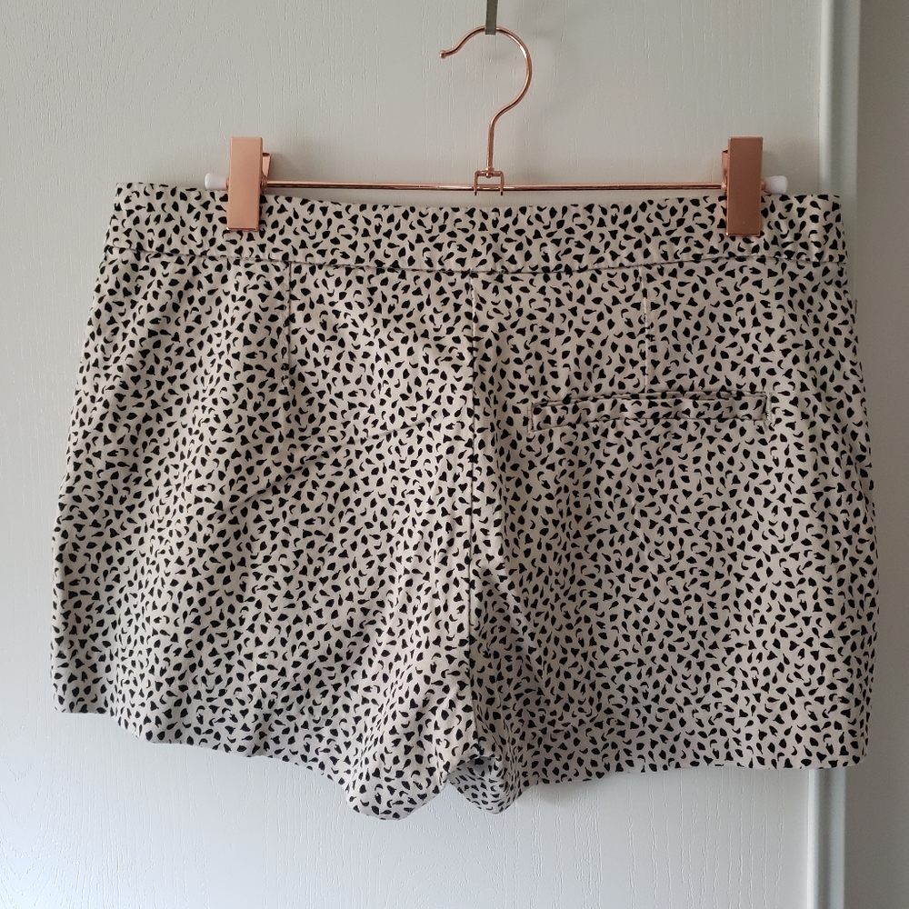 H&M, Black & White, Polka Dot Print Shorts. Size 8. - Picture 11 of 12